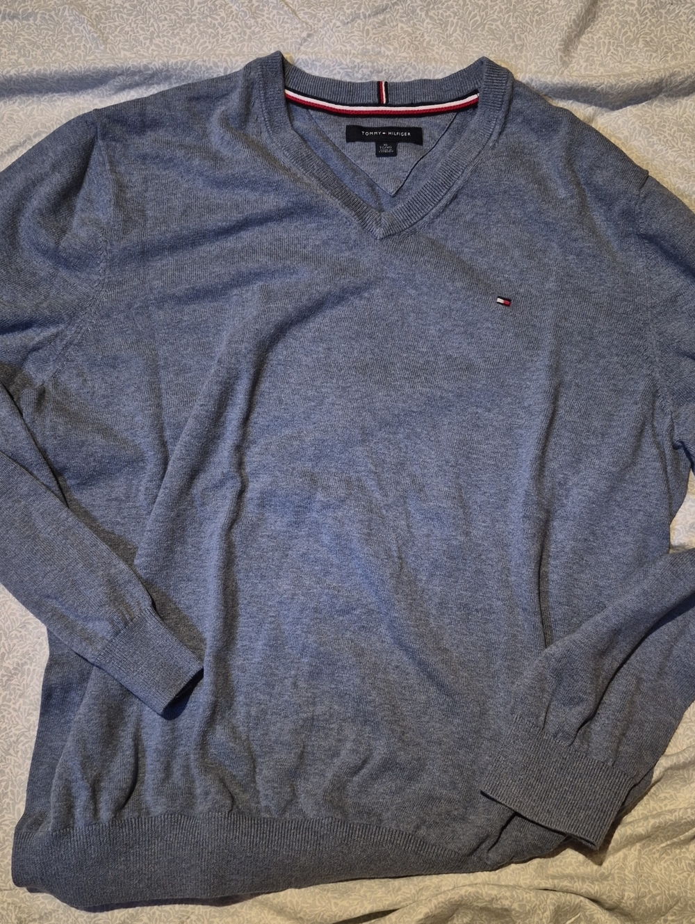 Tommy Hilfiger Men's Heather Blue V-Neck Sweater